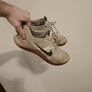 Nike wight lifting shoes